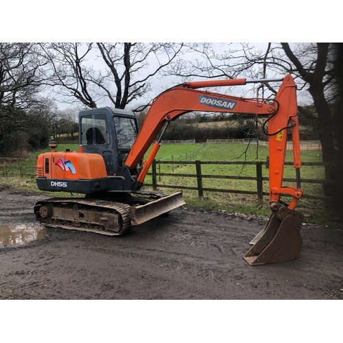 213 - A 2005 DOOSAN DH55 EXCAVATOR IN GOOD WORKING ORDER + VAT