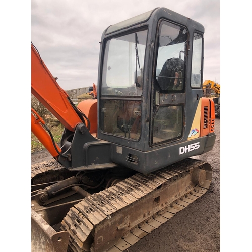 213 - A 2005 DOOSAN DH55 EXCAVATOR IN GOOD WORKING ORDER + VAT