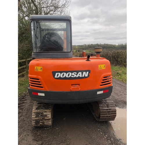 213 - A 2005 DOOSAN DH55 EXCAVATOR IN GOOD WORKING ORDER + VAT