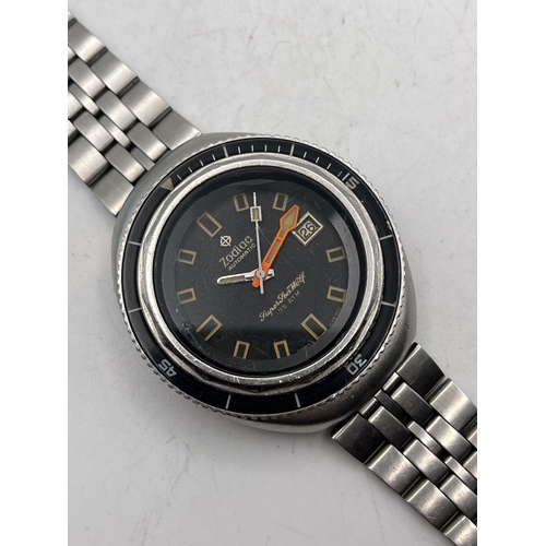 307 - A VINTAGE ZODIAC SUPER SEA WOLF AUTOMATIC STAINLESS STEEL DIVERS WATCH, BLACK DIAL WITH ORANGE LUME ... 