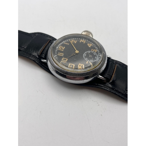 320 - A WORLD WAR II OVERSIZED GENTS MILITARY WRIST WATCH POSSIBLY TRENT OFFICERS WITH BIG CROWN WINDER