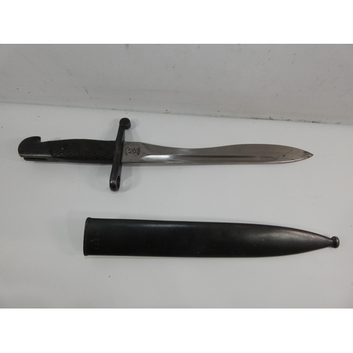 306 - A 20TH CENTURY SPANISH BOLO BAYONET AND SCABBARD, 25CM BLADE, LENGTH 39.5CM