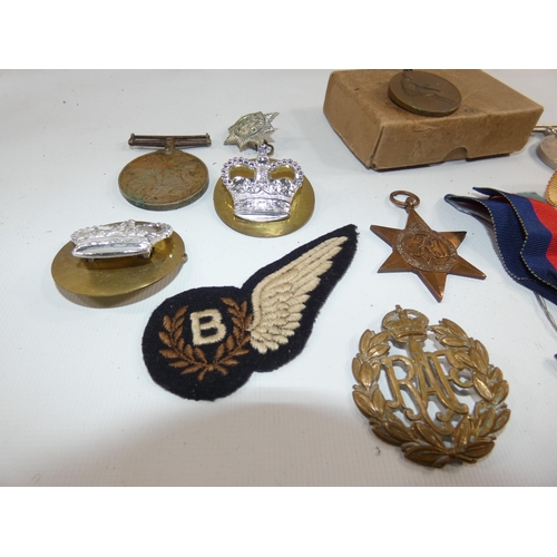 357 - A COLLECTION OF TEN WORLD WAR II MEDALS TO INCLUDE A 1939-1945 STAR, AFRICA STAR, ITALY STAR, R.A.F ... 