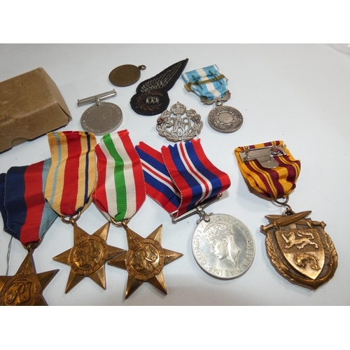 357 - A COLLECTION OF TEN WORLD WAR II MEDALS TO INCLUDE A 1939-1945 STAR, AFRICA STAR, ITALY STAR, R.A.F ... 