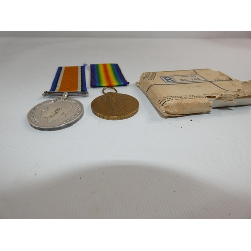 366 - A WORLD WAR I MEDAL PAIR AWARDED TO 39998 PRIVATE J JAMESON MANCHESTER REGIMENT