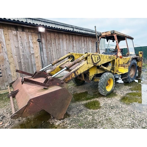 229 - A JCB 3C MARK 3 1978 EXCAVATOR. COMPLETE AND IN RUNNING/WORKING ORDER, USUAL WEAR IN BACK ACTOR AND ... 