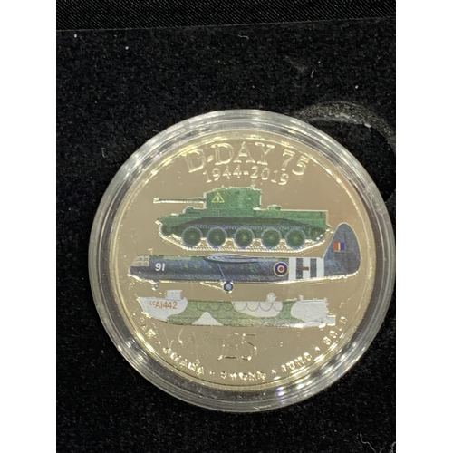 426 - A D DAY 75TH ANNIVERSARY £5 COIN WITH COA IN A PRESENTATION BOX