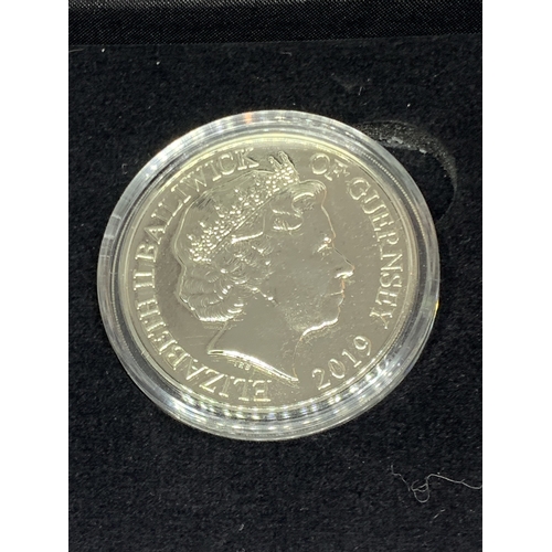 426 - A D DAY 75TH ANNIVERSARY £5 COIN WITH COA IN A PRESENTATION BOX