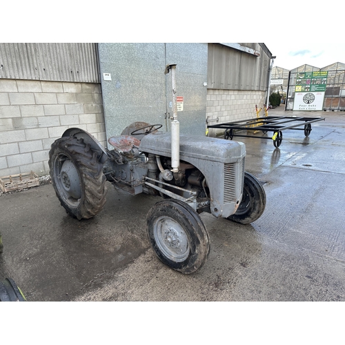 237 - A FERGUSON TE20 DIESEL TRACTOR WITH BELT PULLEY ATTACHMENT, CURRENT OWNER FOR CIRCA 20 YEARS, USED O... 