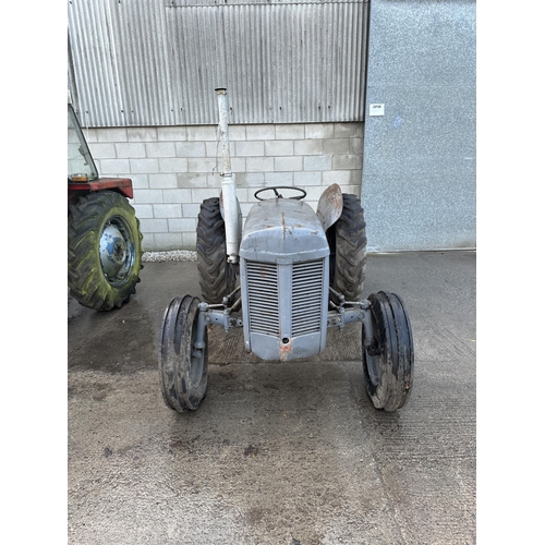 237 - A FERGUSON TE20 DIESEL TRACTOR WITH BELT PULLEY ATTACHMENT, CURRENT OWNER FOR CIRCA 20 YEARS, USED O... 