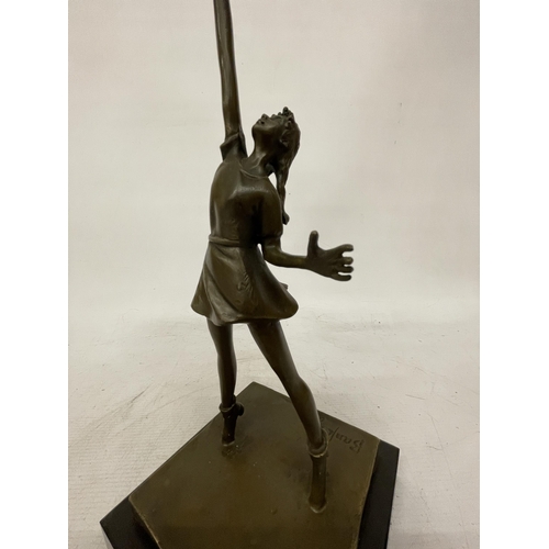 48 - A BRONZE SCULPTURE OF A GIRL WITH RED BALLOONS ON A MARBLE BASE - INSPIRED BY BANKSY, HEIGHT APPROX ... 