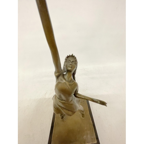 48 - A BRONZE SCULPTURE OF A GIRL WITH RED BALLOONS ON A MARBLE BASE - INSPIRED BY BANKSY, HEIGHT APPROX ... 