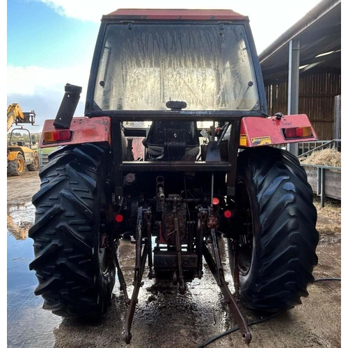 239 - A 1987 CASE INTERNATIONAL 87D TRACTOR,  IST TIME STARTER RUNS WELL  WITH V5  NO VAT