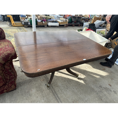 3251 - A VICTORIAN TILT TOP TABLE