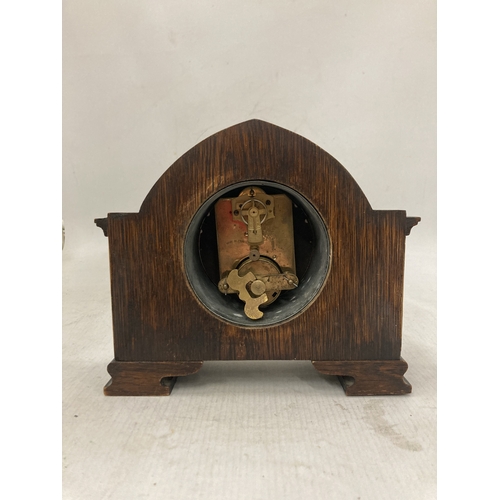 105 - A RARE ANTIQUE FRENCH EIGHT DAY MANTLE CLOCK IN A SOLID WOOD CASE WITH BARLEY TWIST COLUMNS CIRCA 19... 