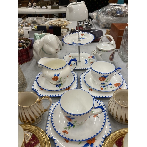 124 - A MIXED LOT OF COLLECTABLES TO INCLUDE A MINTON BLUSH PINK LIDDED SUGAR BOWL AND SIDE PLATES, TWO 