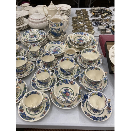 226 - A VINTAGE MASON'S 'STRATHMORE' PART DINNER SERVICE TO INCLUDE VARIOUS SIZES OF PLATES, SERVING BOWLS... 