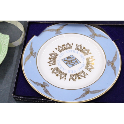 363 - THREE BOXED COLLECTOR'S PLATES TO INCLUDE AYNSLEY ROYAL AIR FORCE, WEDGWOOD LIMTED EDITION 219/300 U... 