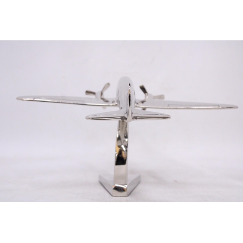 441 - A CHROME DAKOTA AEROPLANE, HEIGHT 16CM, LENGTH 20CM