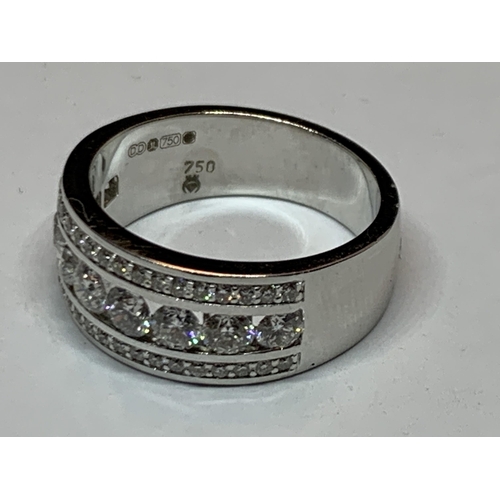 620 - AN 18 CARAT WHITE GOLD RING STUDDED WITH 1.19 CARATS OF ROUND BRILLIANT CUT NATURAL DIAMONDS SIZE M ... 