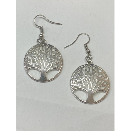 684A - A PAIR OF MARKED 925 STERLING SILVER TREE OF LIFE DROP EARRINGS IN A PRESENTATION BOX