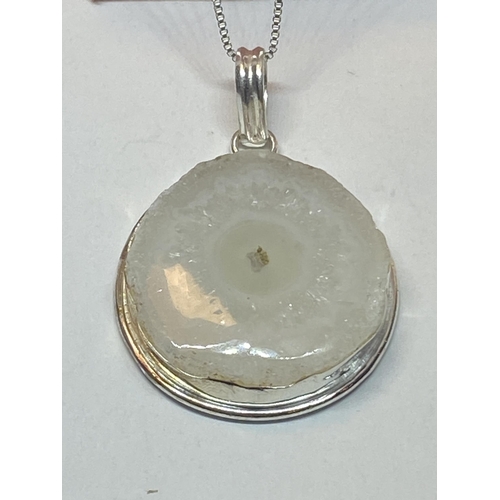 691 - A MARKED 925 SOLAR QUARTZ GEODE NECKLACE IN A PRESENTATION BOX