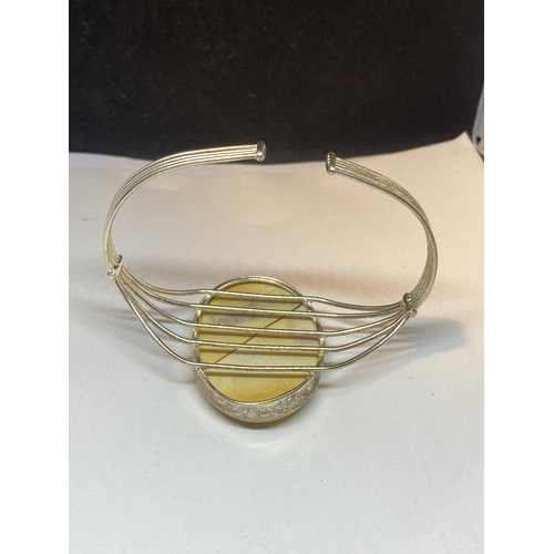 700 - A MARKED 925 BANGLE WITH LARGE JASPER STONE ( NOT CRACKED, IS A NATURAL INCLUSION)