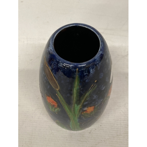 720 - AN ANITA HARRIS HAND PAINTED AND SIGNED IN GOLD BEE VASE