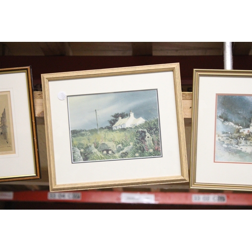 882 - TWO VINTAGE PRINTS OF STRATFORD-UPON-AVON TOGETHER WITH THREE PRINTS OF COUNTRY COTTAGES