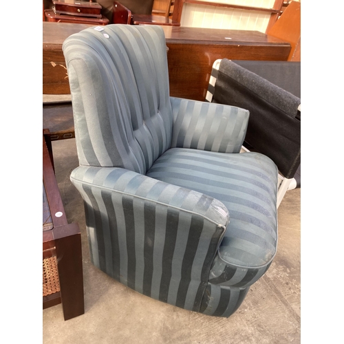 2799 - AN 'ART FORM' SWIVEL EASY CHAIR