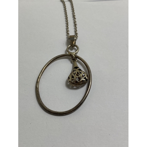 662 - A BOXED MARKED SILVER NECKLACE