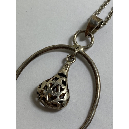 662 - A BOXED MARKED SILVER NECKLACE