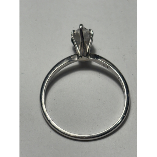 530 - A MARKED LSC 950PT RING WITH AN OVAL SHAPED TESTING TO DIAMOND STONE SIZE L/M IN A PRESENTATION BOX