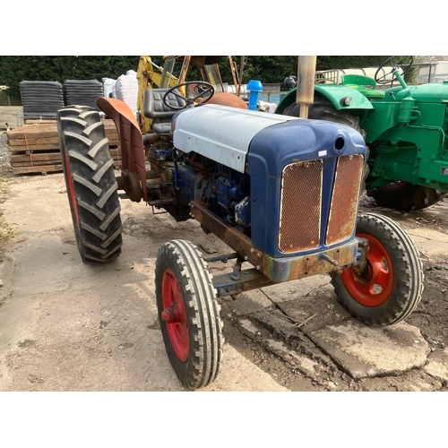 250B - A FORDSON MAJOR TRACTOR, NEW TIN BODY WORK, NEW BRAKES, NEW TYRES NO VAT