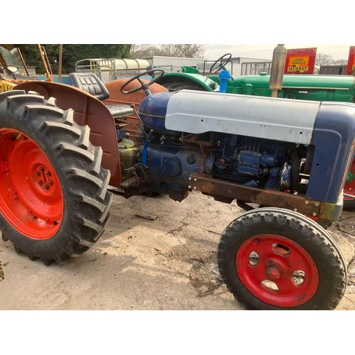 250B - A FORDSON MAJOR TRACTOR, NEW TIN BODY WORK, NEW BRAKES, NEW TYRES NO VAT