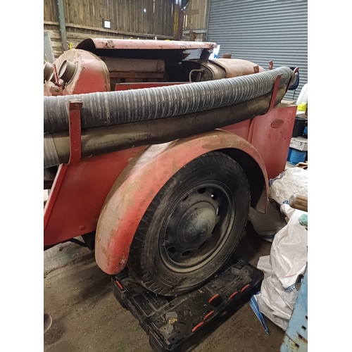 250D - A VINTAGE HARLAND ALLOA ENGINEERING CO LTD TRAILED FIRE TENDER BELIEVED 1940'S NO VAT