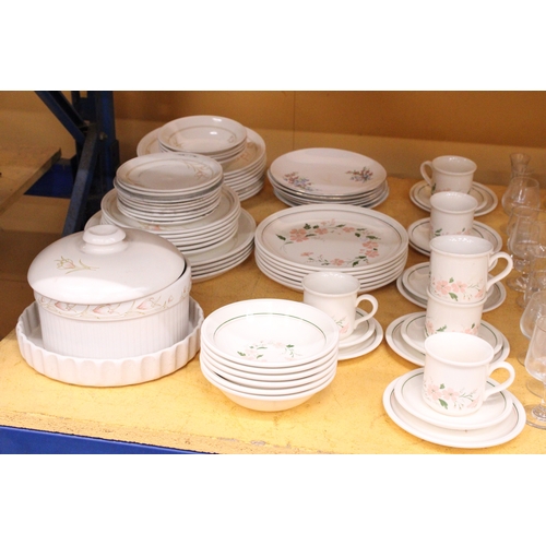 874 - A PART BILTON'S STAFFORDSHIRE DINNER SERVICE WITH A QUANTITY OF COLOROLL PLATES, A SIMSONS OVERSTONE... 