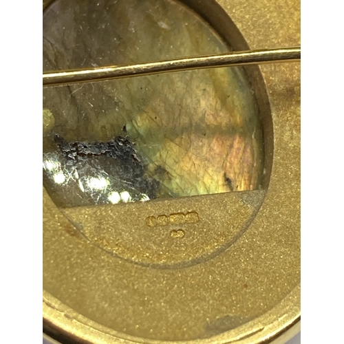 828 - A LABRADORITE PANEL BROOCH WITH MATCHING EARRINGS HAND MADE BY SUSAN VEDADI - BOTH MADE UP OF A YELL... 