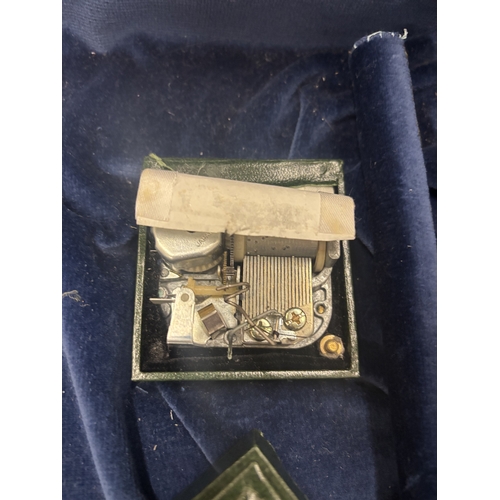 1 - A VINTAGE INLAID WRITING SLOPE WITH BOODLES MUSICAL MOVEMENT TO THE INNER