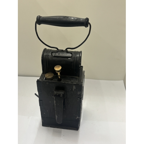 44 - A HEAVY POST WAR 1946 MECHELEN BELGIUM RAILWAYMAN'S RESEVOIR SIGNAL LAMP