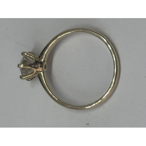 616 - A MARKED 14 CARAT GOLD RING WITH A 1 CARAT SOLITAIRE DIAMOND SIZE O/P IN A PRESENTATION BOX WITH GIA... 