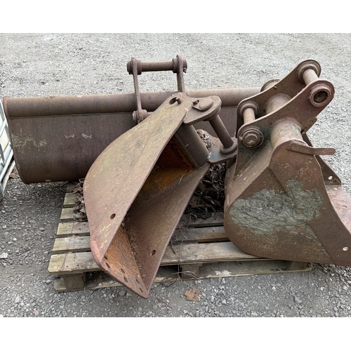 125 - 3 VARIOUS EXCAVATOR BUCKETS TO FIT CATERPILLAR  + VAT
