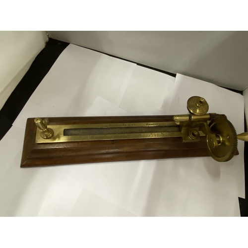 32 - AN ANTIQUE GOODBRAND & CO.,  MANCHESTER BRASS YARN STRENGTH TESTING MACHINE