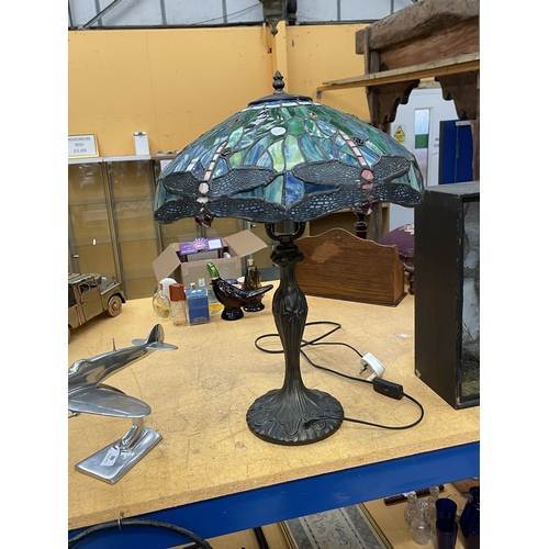 49 - A LARGE TIFFANY DRAGONFLY LAMP