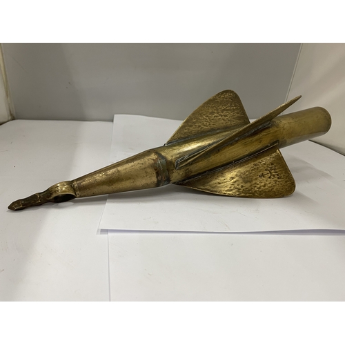 55 - A VINTAGE SHIPS BRASS LOG SPINNER WITH IMPRESSED ANCHOR TO THE FINS