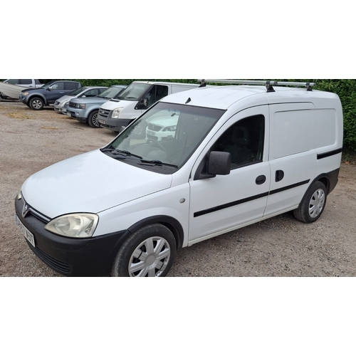 179 - A VAUXHALL COMBO VAN AO57VDT 12 MONTHS MOT 147968 MILES DIESEL RUNS & DRIVES WELL NO VAT WHILST ALL ... 