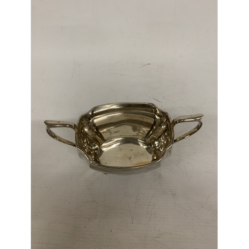1 - A THREE PIECE HALLMARKED CHESTER SILVER TEASET TO INCLUDE A TEAPOT, CREAMER AND SUGAR BOWL - GROSS W... 