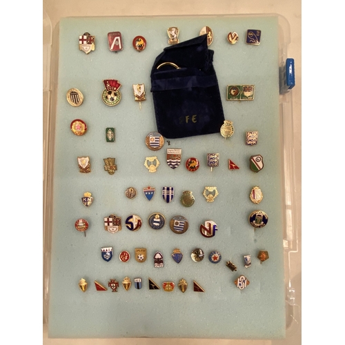 31 - A LARGE QUANTITY OF CASED ENAMELLED FOOTBALL ASSOCIATED PIN BADGES
