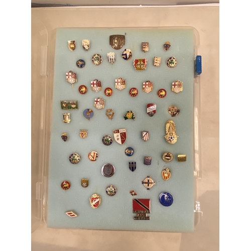 31 - A LARGE QUANTITY OF CASED ENAMELLED FOOTBALL ASSOCIATED PIN BADGES