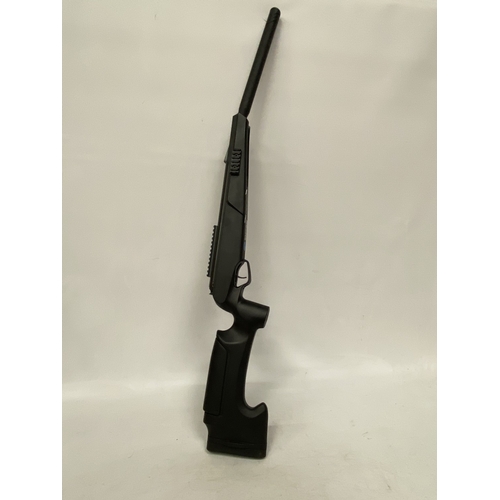 33 - A BOXED STOEGER AIRGUN ATAC S2 WITH DUAL STAGE NOISE REDUCTION SYSTEM, 4.16 X 40 MIL-DOT RETICLE SCO... 